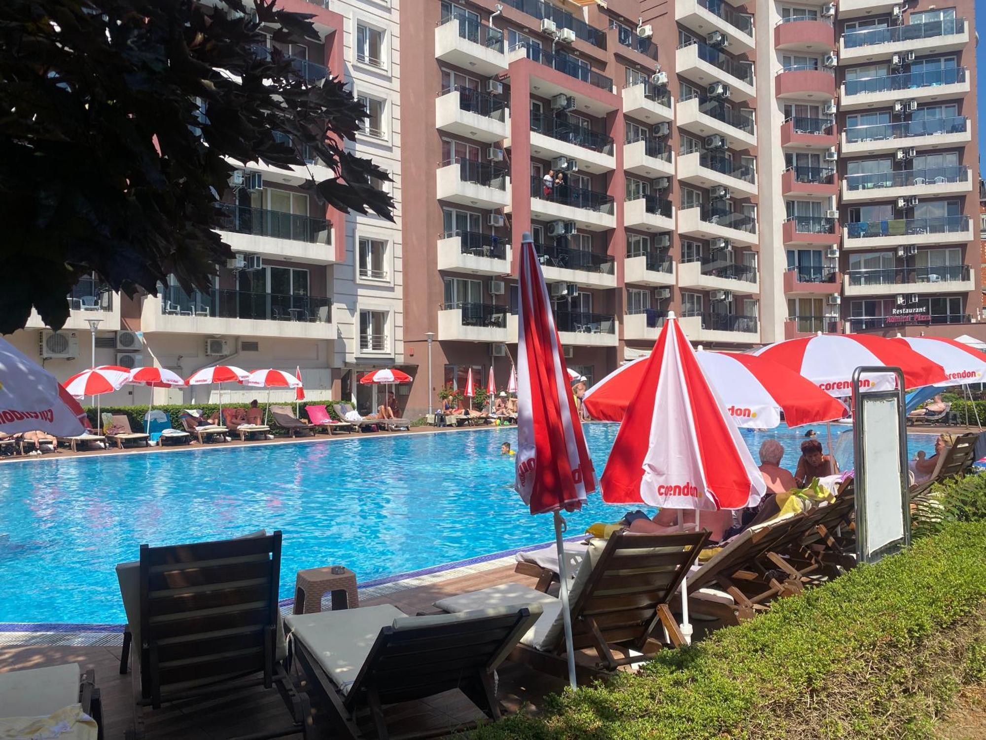 Admiral Plaza A1 Sunny *